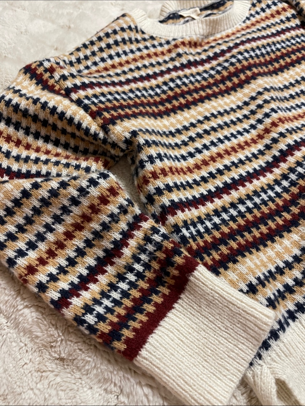 The General Good Cream Houndstooth Crewneck Sweater - Picture 4 of 12